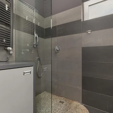 Cozy With Parking Near Babice Airport By Renters Apartment Warsaw