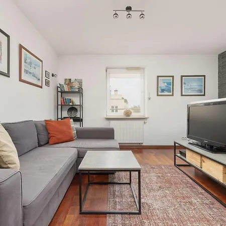 Cozy With Parking Near Babice Airport By Renters Apartment Warsaw