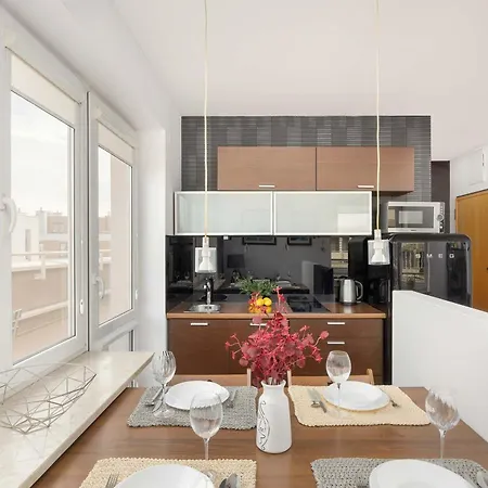 Cozy With Parking Near Babice Airport By Renters *