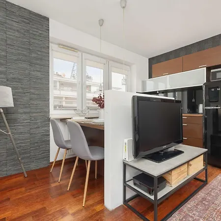 Cozy With Parking Near Babice Airport By Renters Warsaw