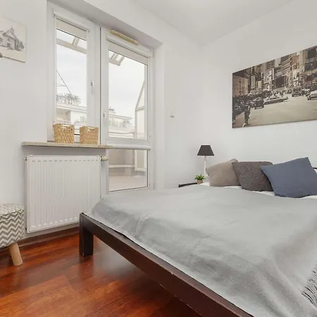Apartment Cozy With Parking Near Babice Airport By Renters Warsaw