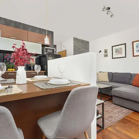Cozy With Parking Near Babice Airport By Renters * Warsaw